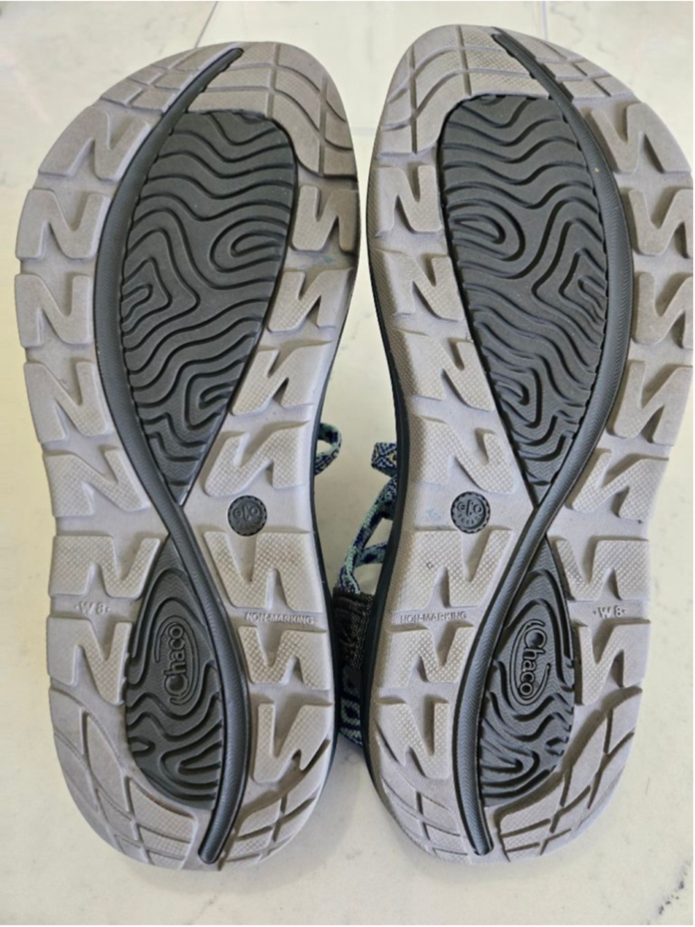 Women's Chaco Sandals Size 8 Black with Purple and Yellow Straps - Picture 8 of 10